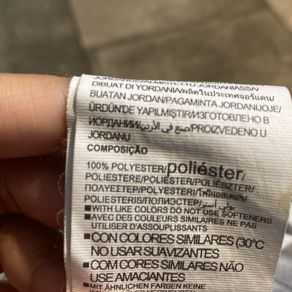 EUC Under Armour Tee - Picture 10 of 12